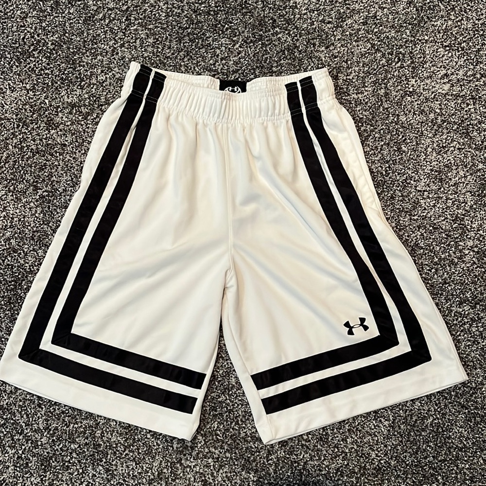 Mens basketball shorts
